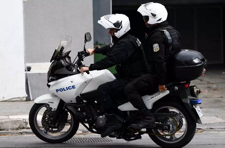 Ομόνοια: 34χρονος επιτέθηκε με μαχαίρι στην έγκυο σύντροφό του