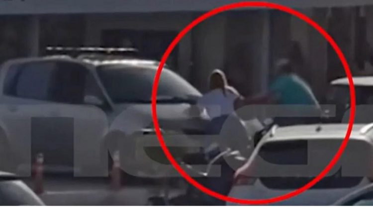 Χριστίνα Παππά: Βίντεο ντοκουμέντο από την στιγμή που δέχεται επίθεση για μια θέση πάρκινγκ στη Γλυφάδα