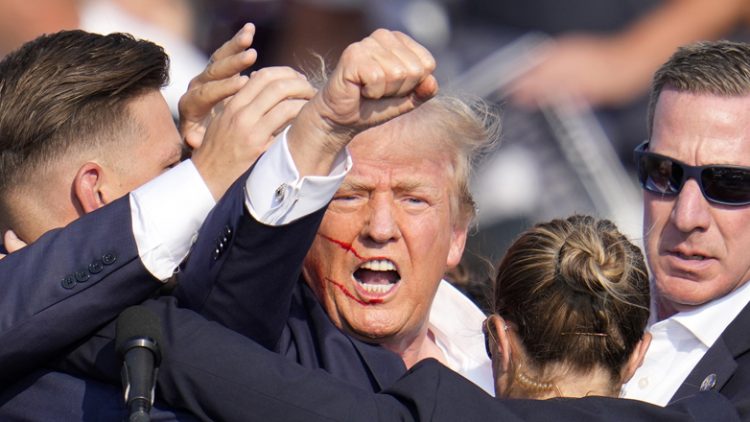 Τραμπ: «Θα έπρεπε να είμαι νεκρός» – Η πρώτη του συνέντευξη μετά την απόπειρα δολοφονίας