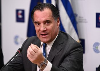 Σκληρή απάντηση από 18 Ιατρικούς Συλλόγους στον Άδωνι Γεωργιάδη: «Δεν θα ανεχτούμε πολιτικές απολυταρχισμού»