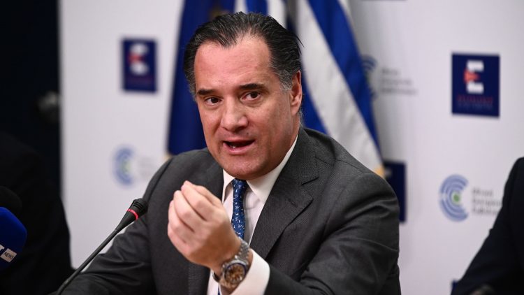 Σκληρή απάντηση από 18 Ιατρικούς Συλλόγους στον Άδωνι Γεωργιάδη: «Δεν θα ανεχτούμε πολιτικές απολυταρχισμού»