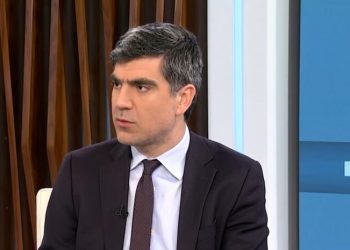Θ. Γλαβίνας στο Πρώτο: Πρόωρες και άκομψες οι φωνές αμφισβήτησης το βράδυ των Ευρωεκλογών
