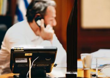 Σκάνδαλο υποκλοπών: Με απόρρητα κονδύλια και σφραγίδα Μαξίμου δρομολογούν νέο «αόρατο» σύστημα παρακολουθήσεων