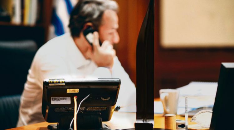 Σκάνδαλο υποκλοπών: Με απόρρητα κονδύλια και σφραγίδα Μαξίμου δρομολογούν νέο «αόρατο» σύστημα παρακολουθήσεων