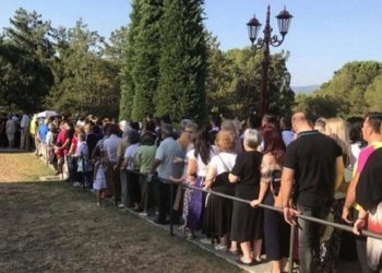 Χιλιάδες πιστοί στον τάφο του Αγίου Παϊσίου για τα 30 χρόνια από το θάνατό του