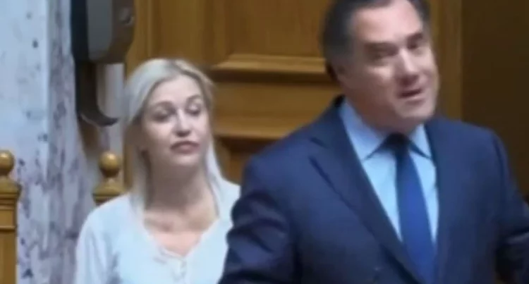 Απίστευτο: Η σύμβουλος του Άδωνι είχε «πρωταγωνιστήσει» και σε κόντρα Βελόπουλου – Άδωνι!