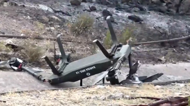 Φωτιά στα Γλυκά Νερά: Τέσσερις προσαγωγές – Εξετάζεται αν ξέσπασε μετά από πτώση drone