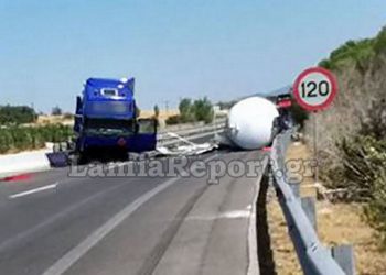 Εκτροπή βυτιοφόρου στην Εθνική Οδό Αθηνών-Λαμίας