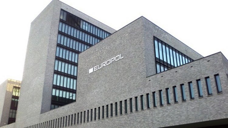 Europol: Πληθαίνουν οι εικόνες σεξουαλικής κακοποίησης παιδιών που δημιουργούνται με μέσα Τεχνητής Νοημοσύνης