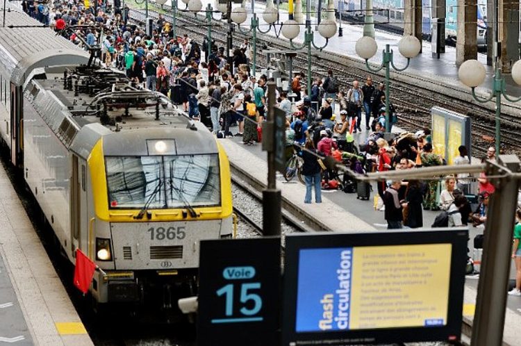 ΥΠΕΣ Γαλλίας: Δεν αποκλείεται η ανάμειξη ξένης χώρας στη δολιοφθορά του σιδηροδρομικού δικτύου