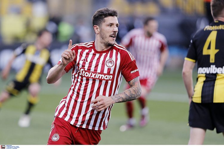 Ολυμπιακός: Αποχώρησε ο Γιόβετιτς