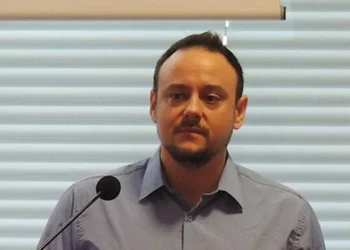 Μαγιορκίνης: Αυξημένη η μεταδοτικότητα του νέου στελέχους του κορωνοϊού