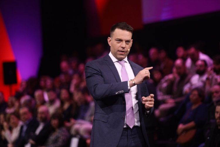 ΣΥΡΙΖΑ: Ένταση στη συνεδρίαση της ΚΟΕΣ – «Σε όποιον δεν αρέσει να αποχωρήσει από το κόμμα», είπε ο Κασσελάκης σε Γεροβασίλη, Φάμελλο, Ραγκούση