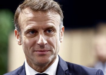 Ο Εμανουέλ Μακρόν διατηρεί στη θέση του τον Γάλλο Πρωθυπουργό Γκαμπριέλ Ατάλ