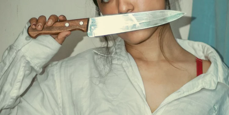 Συνελήφθη 16χρονη για απόπειρα ανθρωποκτονίας 20χρονης στον Πειραιά