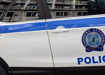 Εξαρθρώθηκε οργάνωση που εκβίαζε ιδιοκτήτες καταστημάτων στην Αθήνα -μέλη της δημοτικοί υπάλληλοι