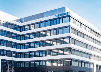 Πρωτοφανής ομερτά για το «ξέπλυμα» των μιζών της Siemens