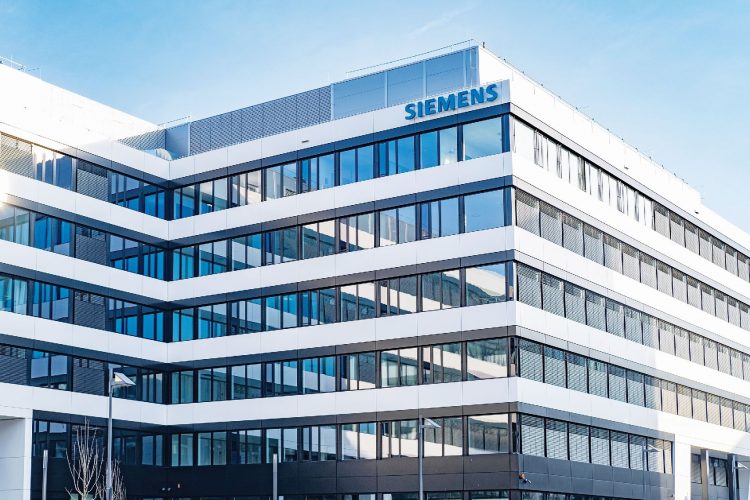 Πρωτοφανής ομερτά για το «ξέπλυμα» των μιζών της Siemens