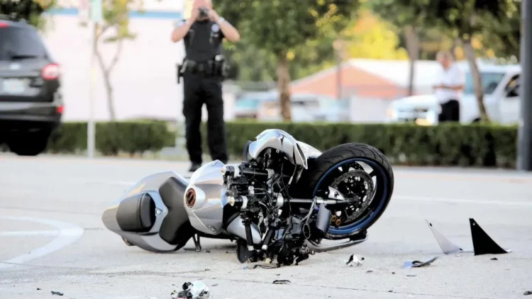 Σοβαρό τροχαίο στο Κουτσουνάρι Ιεράπετρας – 35χρονος δικυκλιστής τραυματίστηκε σοβαρά στο κεφάλι