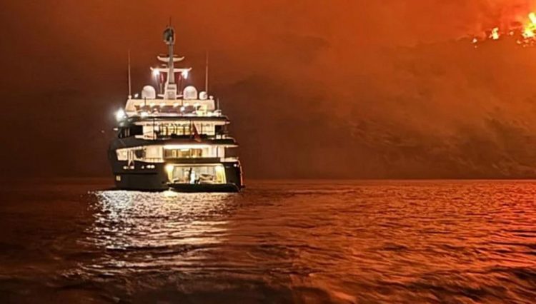 Φωτιά στην Ύδρα: Καρατόμηση αξιωματικών της Πυροσβεστικής για τις έρευνες