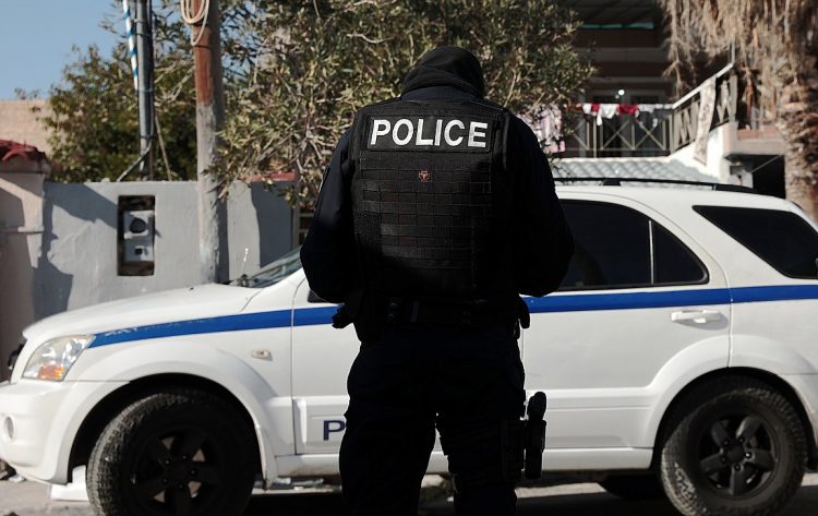 Μυλοπόταμος: Άγρια επεισόδια μεταξύ αστυνομικών και κατοίκων