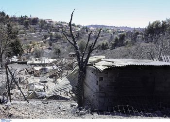 Θεσσαλονίκη: Φορτηγό τούμπαρε στη Λαχαναγορά – Νεκρός ο οδηγός