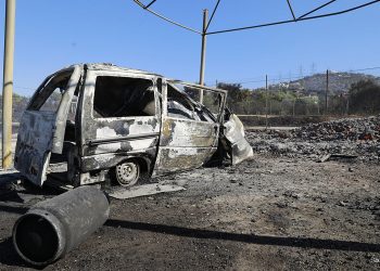 Φωτιά στην Αττική: Εικόνες καταστροφής από το πέρασμα της πυρκαγιάς