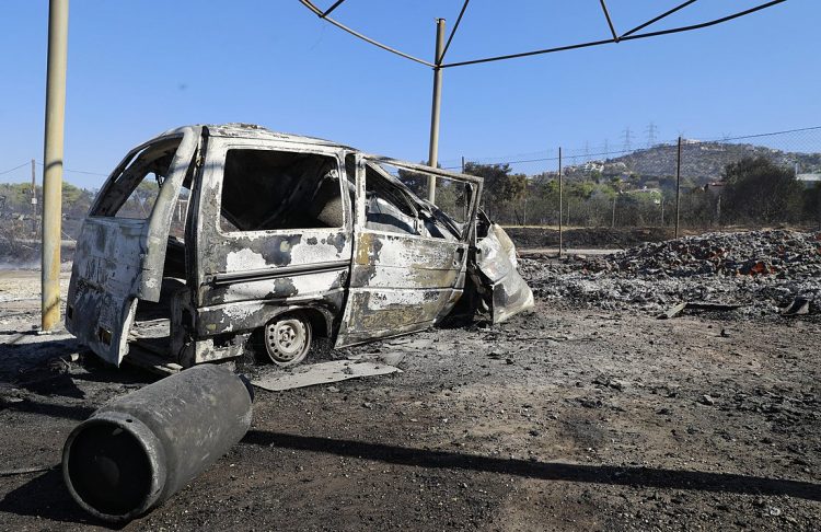 Φωτιά στην Αττική: Εικόνες καταστροφής από το πέρασμα της πυρκαγιάς