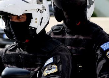 Σεπόλια: Χειροπέδες σε νεαρή δικηγόρο – Έκρυβε στο αυτοκίνητό της 40 συσκευασίες με κοκαΐνη