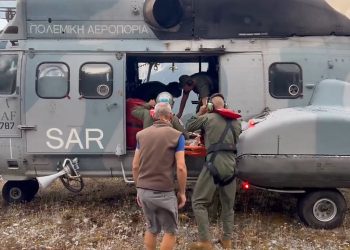 Πολεμική Αεροπορία: Διάσωση αμερικανίδας τραυματία από ελικόπτερο Super Puma στον Όλυμπο – ΒΙΝΤΕΟ