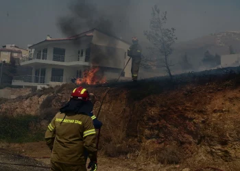 Σφοδρή αντιπαράθεση για τα κονδύλια του Ταμείου Ανάκαμψης στην Πολιτική Προστασία