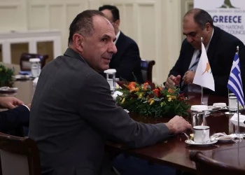 Οργή κατά Γεραπετρίτη στην Κύπρο: Τα μειοδοτικά σχέδια και οι φωνές που ζητούν παραίτηση!