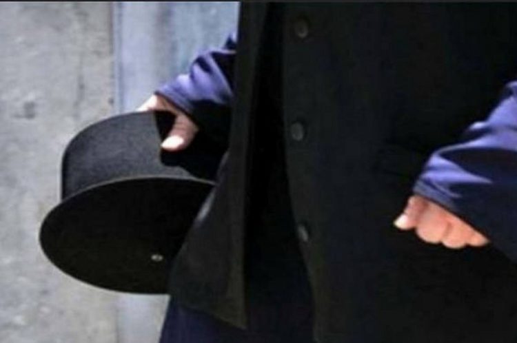 Αργυρούπολη: Μεθυσμένος ιερέας έπεσε πάνω σε 5 αυτοκίνητα