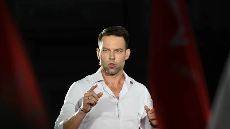 Στ. Κασσελάκης: «Τι είναι μία ήδη υπάρχουσα δεξαμενή νερού βάθους 1,40 μέτρων μπροστά στο βάθος της Διαφθοράς σας;»