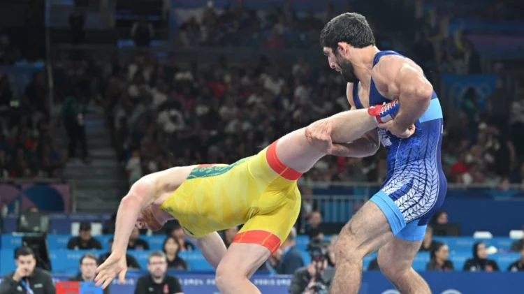 Ολυμπιακοί Αγώνες 2024: Ισοπεδωτικός ο Κουρουγκλίεφ – Νίκησε σε λίγα δευτερόλεπτα και το βράδυ πάει για μετάλλιο