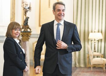 Στα άκρα οι σχέσεις Μητσοτάκη, Σακελλαροπούλου