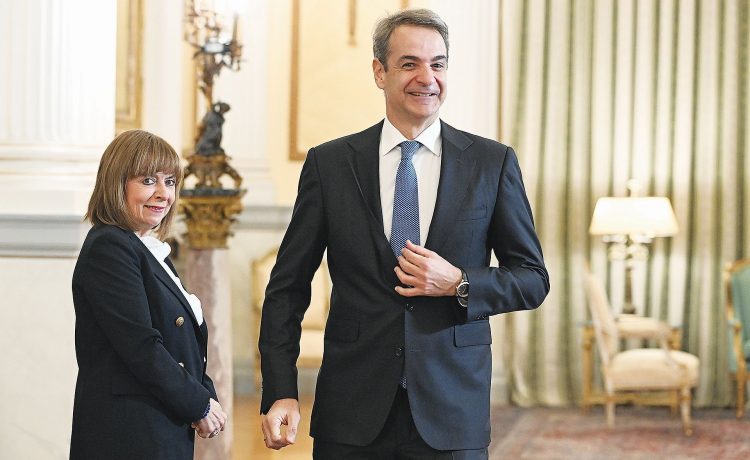 Στα άκρα οι σχέσεις Μητσοτάκη, Σακελλαροπούλου