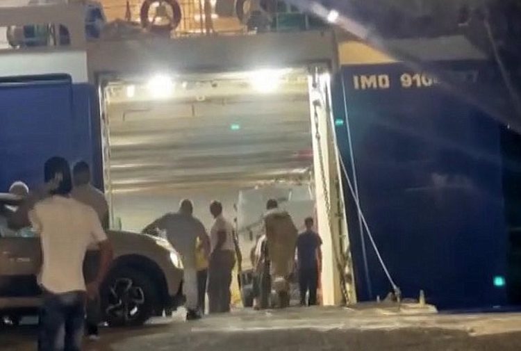 Άνδρος: Αναστολή των δρομολογίων του πλοίου στο οποίο κινδύνευσαν επιβάτες – Τι να κάνουν όσοι έχουν εισιτήρια