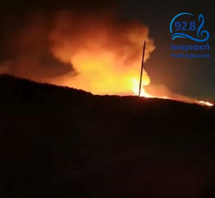 Μαίνεται η φωτιά στους Φούρνους