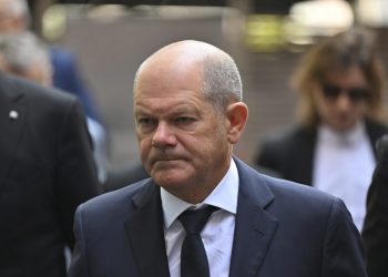 «Θυμωμένος» με τους ισλαμιστές ο Σολτς μετά την επίθεση στο Ζόλνιγκεν – Σε ξενοφοβικό πυρετό η γερμανική πολιτική