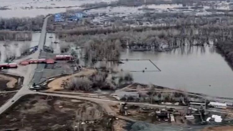 Πακιστάν: Τουλάχιστον 30 νεκροί από τις πλημμύρες που προκάλεσαν καταρρακτώδεις βροχές