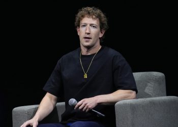 Ζούκερμπεργκ: H κυβέρνηση Μπάιντεν πίεσε το Facebook να λογοκρίνει το περιεχόμενο για τον Covid