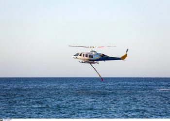 Σε εξέλιξη φωτιά στη Νάξο – Σηκώθηκαν εναέρια μέσα