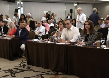 ΣΥΡΙΖΑ: Σε εκρηκτικό κλίμα η συνεδρίαση της ΚΕ