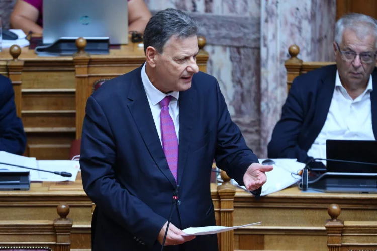 Ο Σκυλακάκης παραδέχτηκε την αδυναμία της κυβέρνησης να περιφρουρήσει την πόντιση του καλωδίου Κρήτης – Κύπρου!