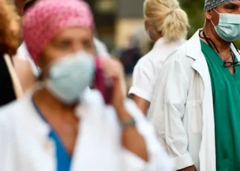 Ετοιμοι να φύγουν 3.000 γιατροί: Από τη Δυτική Ελλάδα σε αναζήτηση εργασίας στο εξωτερικό