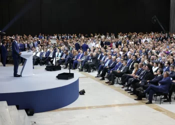 «Παροχές χωρίς αντίκρισμα, ημίμετρα, ψίχουλα και μπαλώματα»