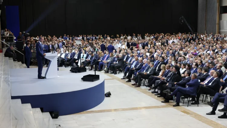 «Παροχές χωρίς αντίκρισμα, ημίμετρα, ψίχουλα και μπαλώματα»