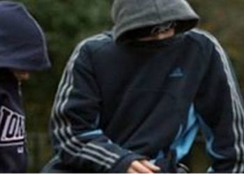 Σοκ στην Αργολίδα: 17χρονοι λήστεψαν 12χρονο και τον… ξύρισαν με φαλτσέτα μέσα σε σχολείο