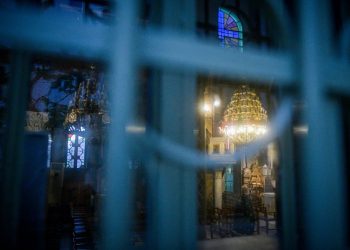 Σάλος με την καταγγελία για τον ιερέα που κλείδωσε την κόρη του για 3 ημέρες σε κρύπτη καμπαναριού